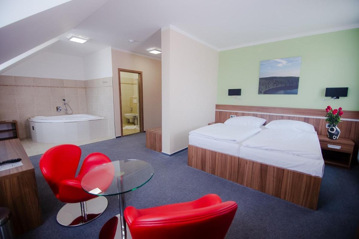Hotel Jezerka เซช ภายนอก รูปภาพ