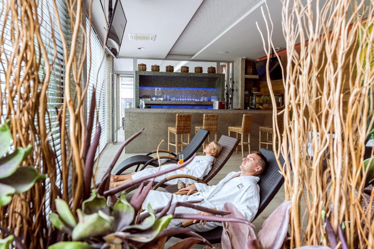 Hotel Jezerka เซช ภายนอก รูปภาพ