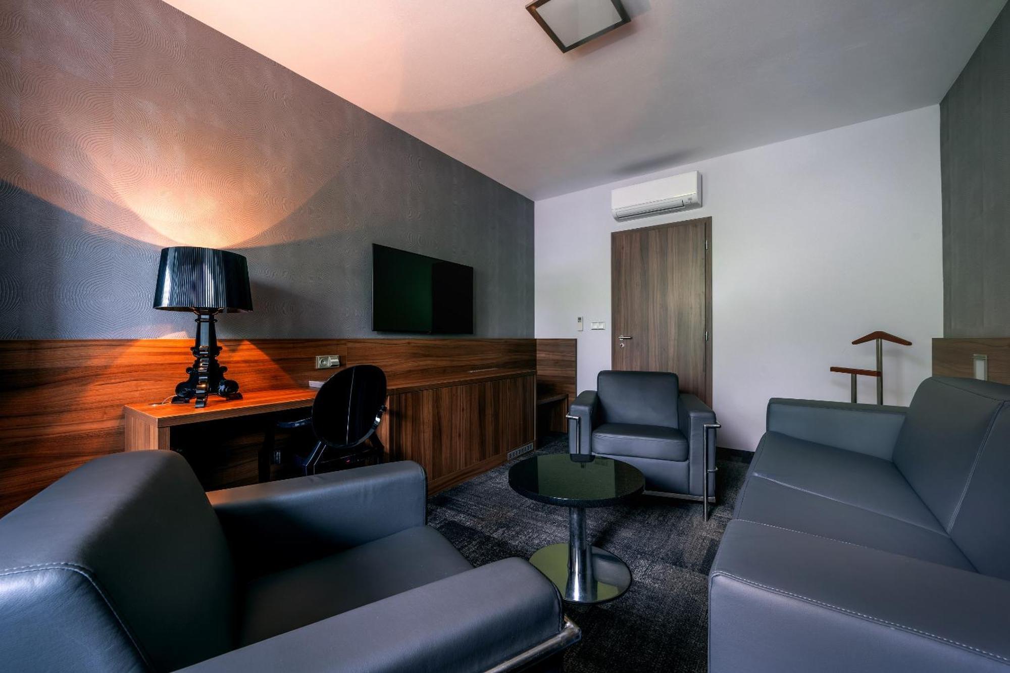 Hotel Jezerka เซช ภายนอก รูปภาพ